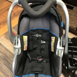 Infant car seat, car seat cover and 2 bases